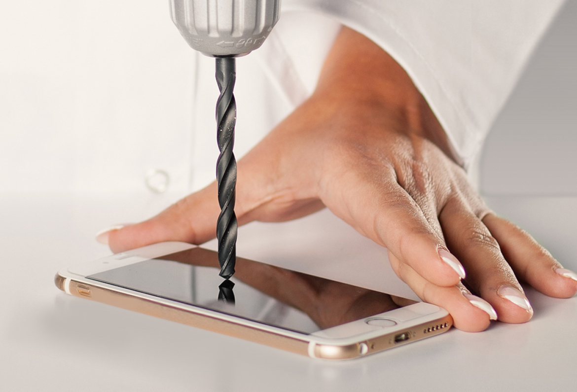 Szkło hartowane MyScreen Diamond Glass z czarną ramką do iPhone 15 Pro Max